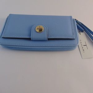 TAHARI Women's Wallet